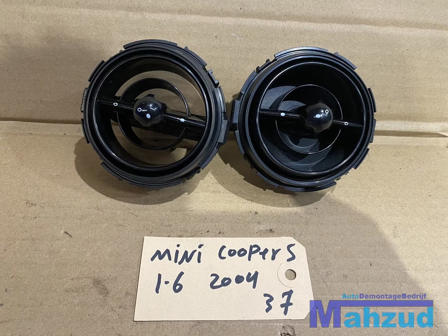 MINI COOPER S Luchtrooster dashboard midden, Customer.service@mini.co.uk, BMW AG, Petuelring 130
80788  Munich, DE, Mini