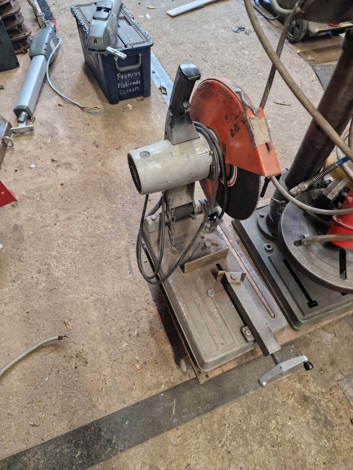 doorslijper makita, Doe-het-zelf en Bouw, Ophalen, Gebruikt, 1000 watt of meer, Werkbankslijpmachine