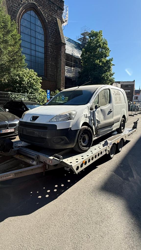 Peugeot partner 1.6 hdi voor onderdelen of opmaak, Auto's, Bestelwagens en Lichte vracht, Diesel, Particulier, Te koop, Peugeot
