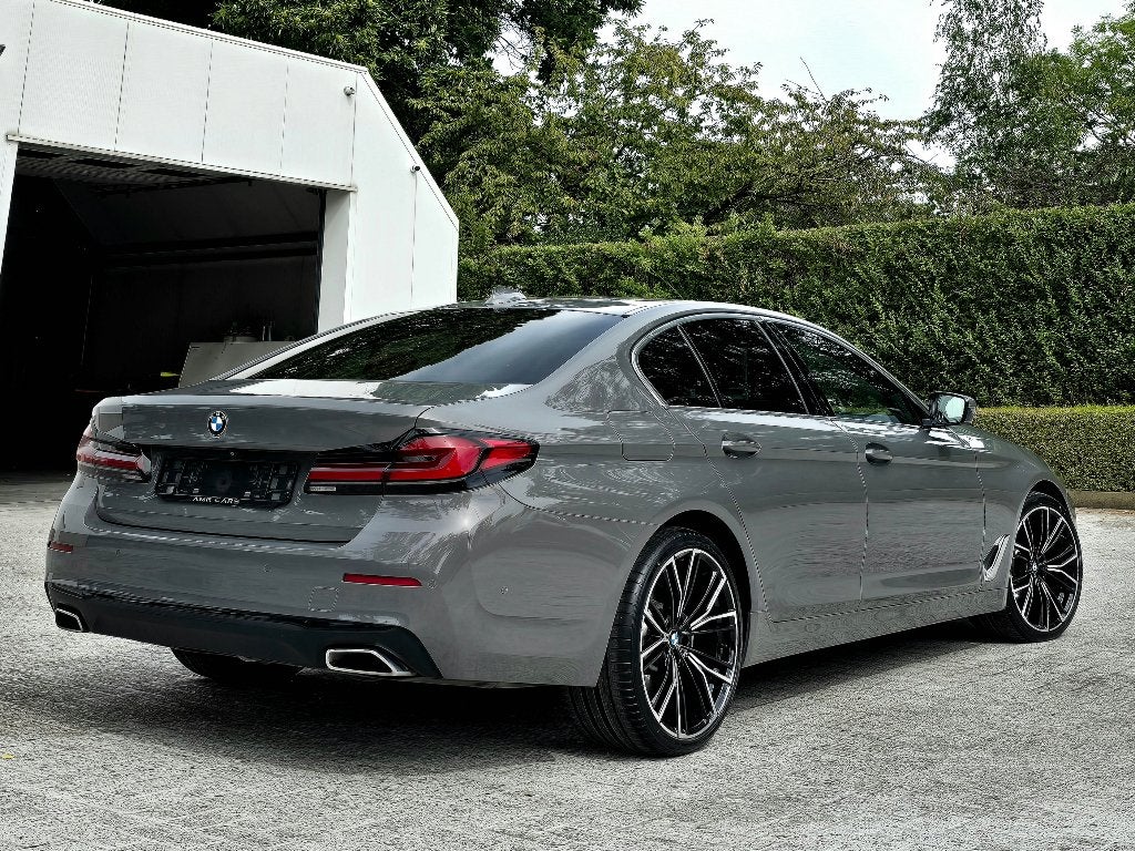 518DA 2.0 Exclusive BMW Color-Camera-Ambiance-Leder-Virtual, Euro 6, Leder, Zilver of Grijs, 5 Reeks
