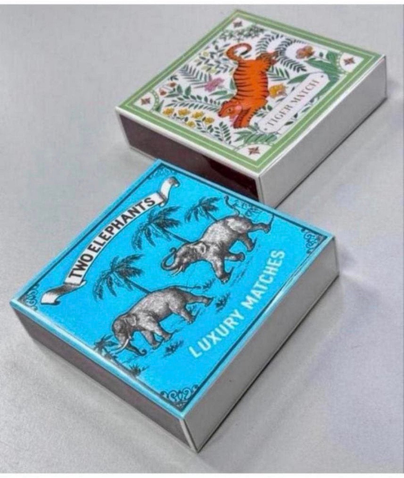 2 Sets LUXE Lucifers lucifer Luxury matches Tiger Elephants, Verzamelen, Ophalen of Verzenden, Nieuw, Luciferdoosjes of -merken