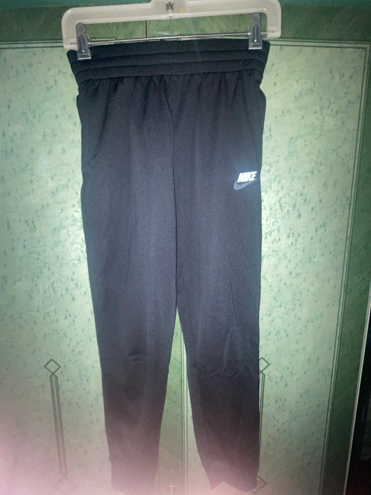 Nike broek maat 10-12 jaar, Kinderen en Baby's, Kinderkleding | Maat 140, Ophalen of Verzenden, Zo goed als nieuw, Jongen, Broek