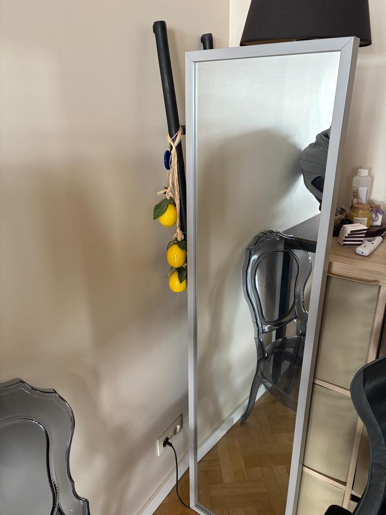 Miroir basic Ikea, Maison & Meubles, Accessoires pour la Maison | Miroirs, Enlèvement, Utilisé