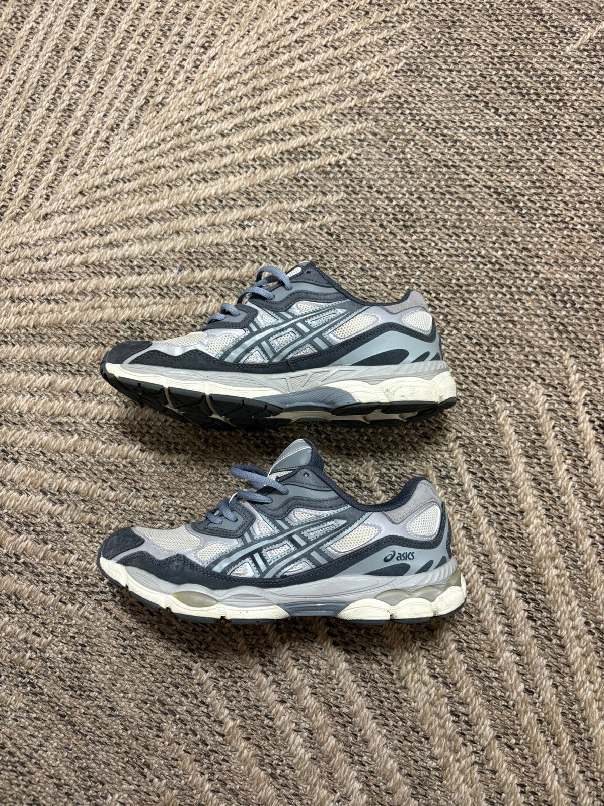 Asics GEL-NYC Gris / Beige (Taille 42,5), Enlèvement ou Envoi, Porté, Autres couleurs, Baskets