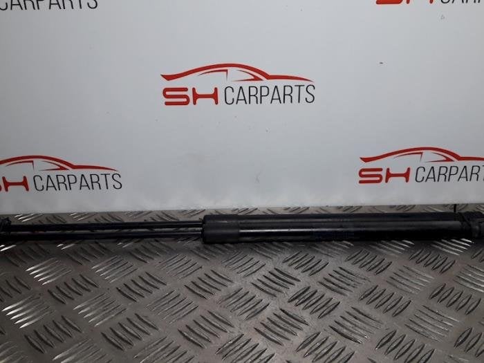Kit amortisseur gaz hayon d'un Volkswagen Polo, Volkswagen, -, 3 mois de garantie, Utilisé