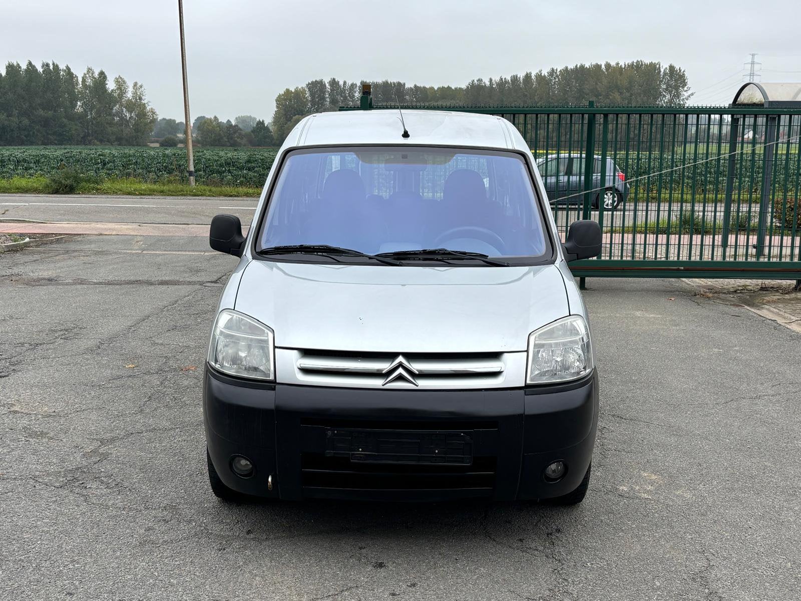 Citroen Berlingo 1.4 essence airco lez ok, Autos, Argent ou Gris, Achat, 6 portes, Ordinateur de bord