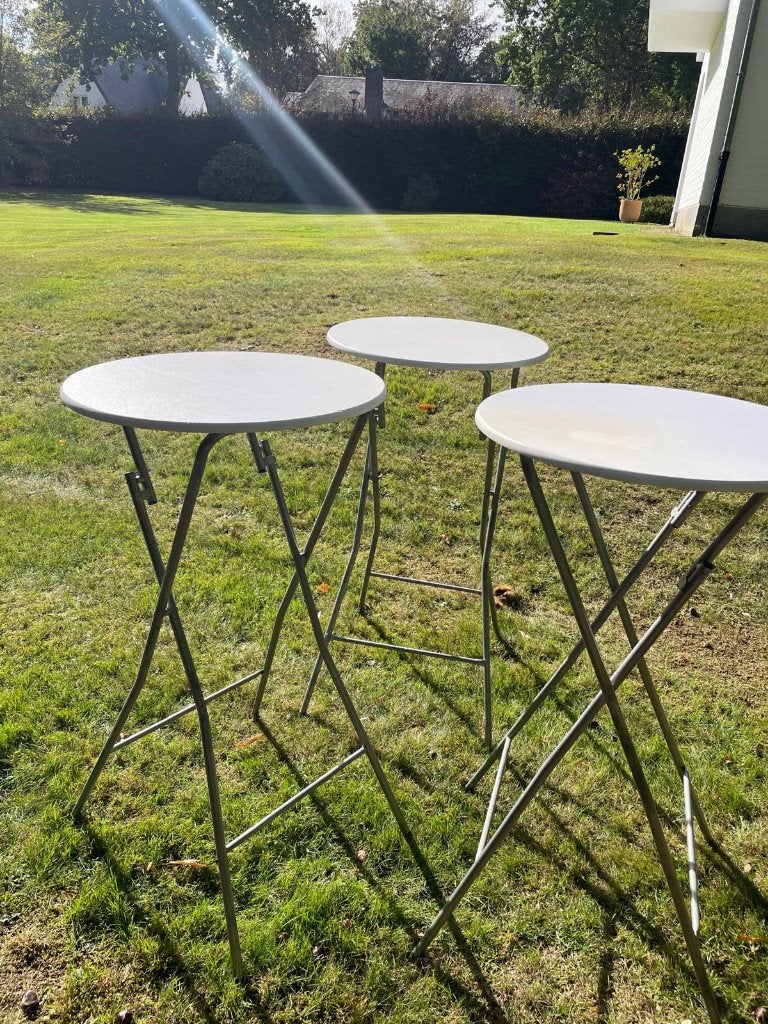 3 tables hautes avec housse rouge, Maison & Meubles, Enlèvement, Utilisé