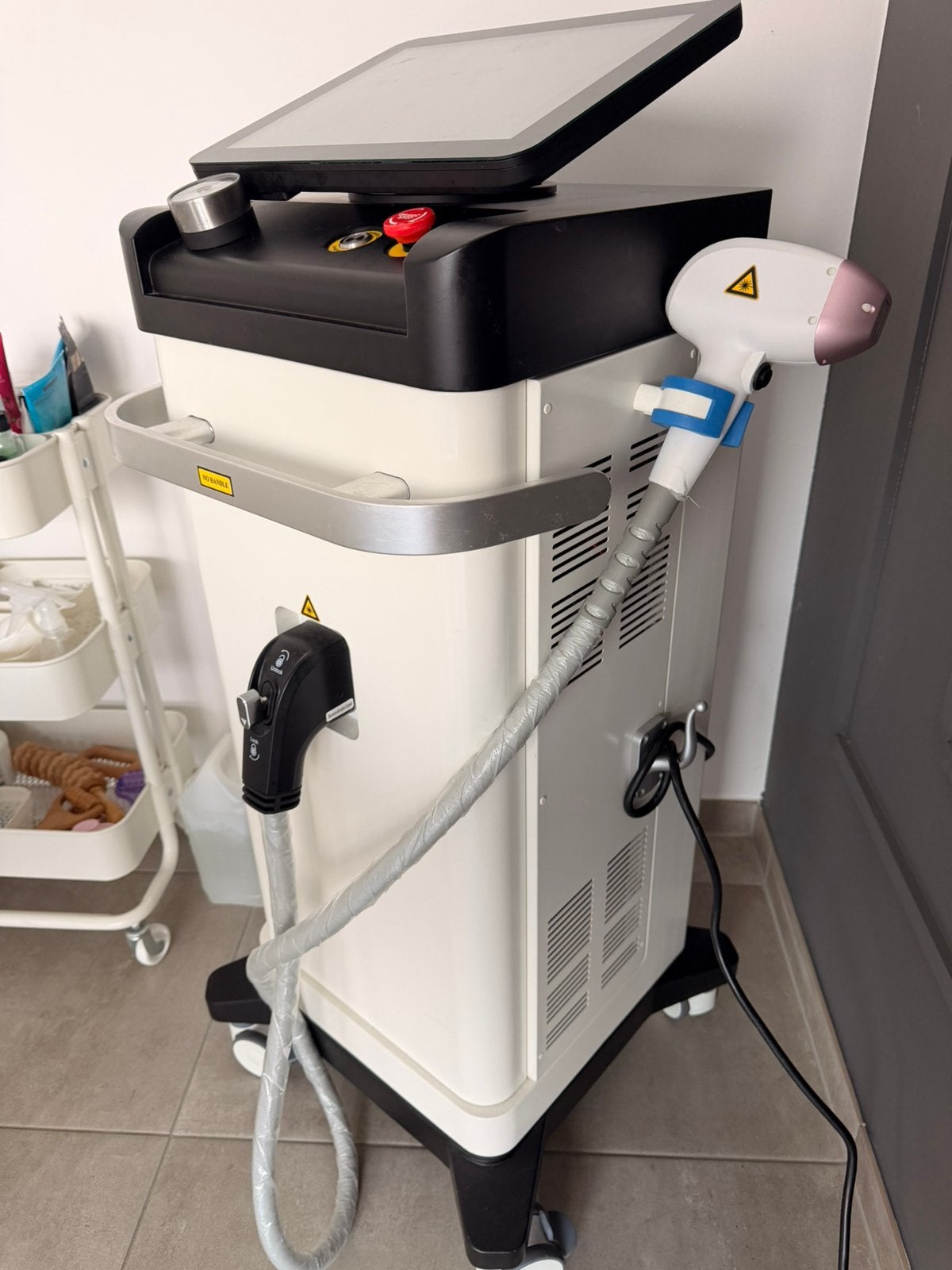 PROFESSIONELE 4-WAVE DIODE LASER TOPSTAAT! HEEL WEINIG SHOTS, Ontharing