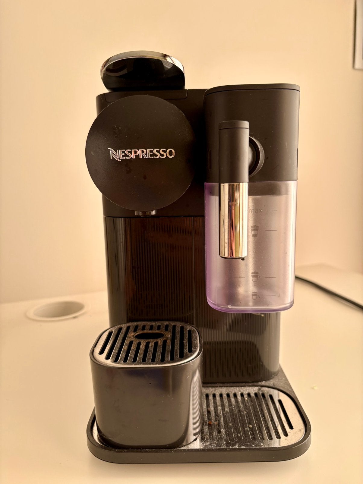 Nespresso Delonghi Lattissima zo goed als nieuw, Enlèvement, Comme neuf, Cafetière