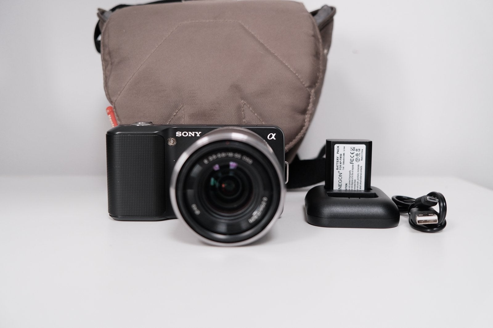 Spny Nex-3 met opticalsteadyshot E 3.5-5.6/18-55 OSS, Gebruikt, Ophalen of Verzenden, Sony, Accu