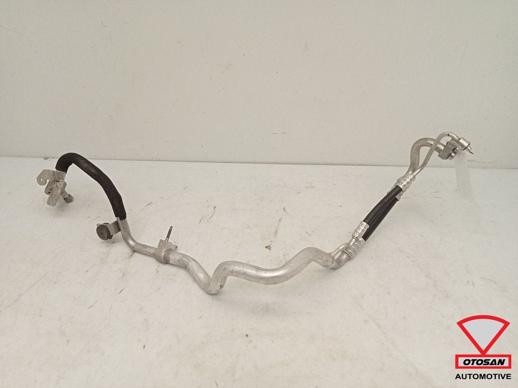 Tuyau de climatisation pour Mercedes A B CLA GLA A1778305201, Mercedes-Benz AG, Mercedes-Benz, Utilisé, Mercedesstrasse 120
70372  Stuttgart, DE