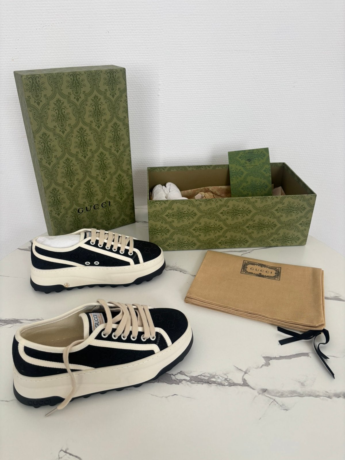 Baskets Gucci noires et blanches, Neuf, Enlèvement ou Envoi, Sneakers et Baskets, Noir