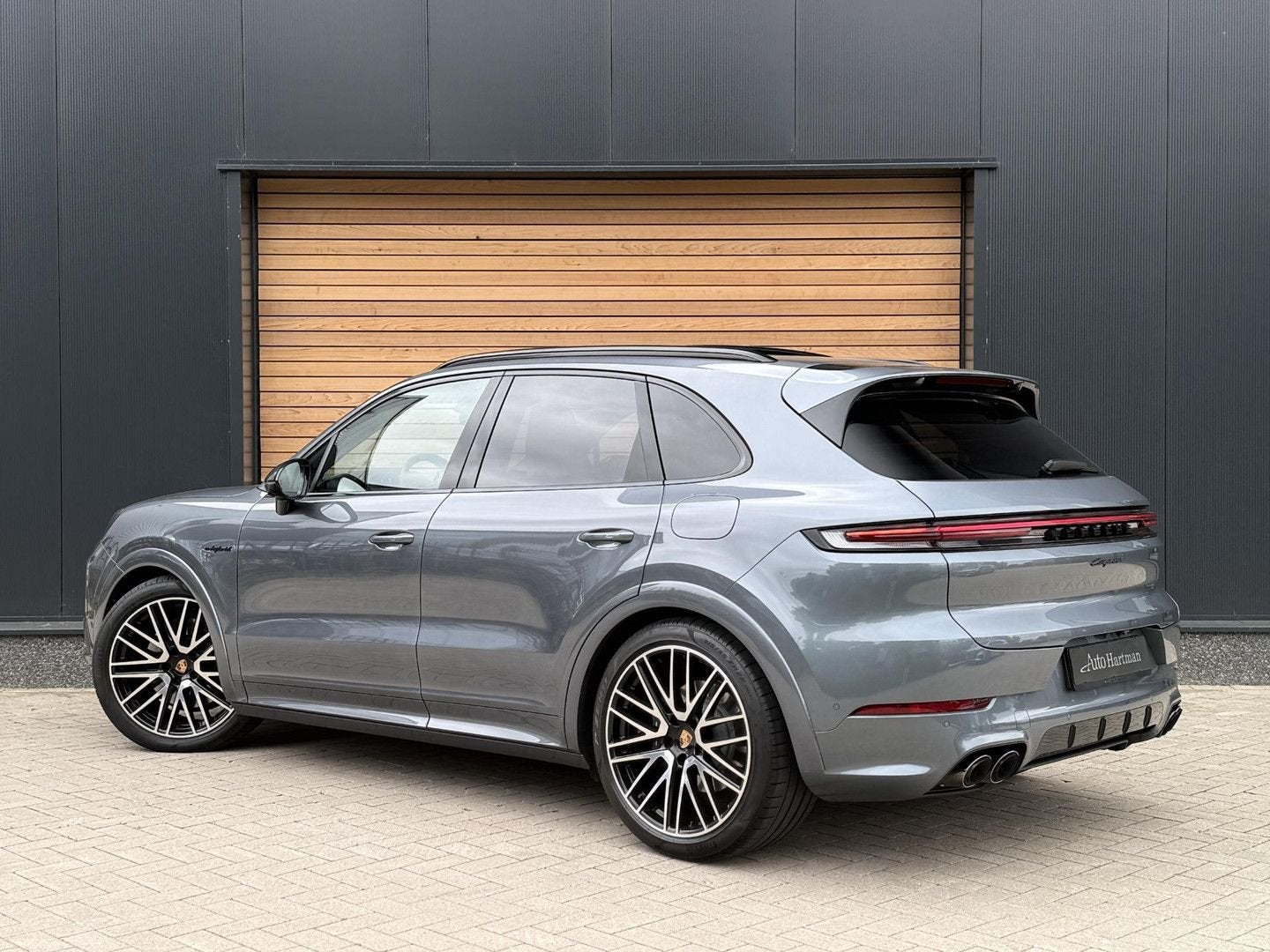 Porsche Cayenne 3.0 E-Hybrid Black Edition SportDesign PANO|, Cayenne, Zwart, 26 kWh, Hybride Elektrisch/Benzine