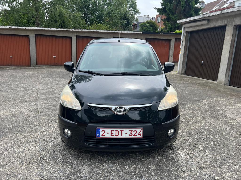 Hyundai i10 / 2009 / 1.1benzine / 100.000km, Auto's, Hyundai, 4 deurs, Zwart, Zwart, Handgeschakeld