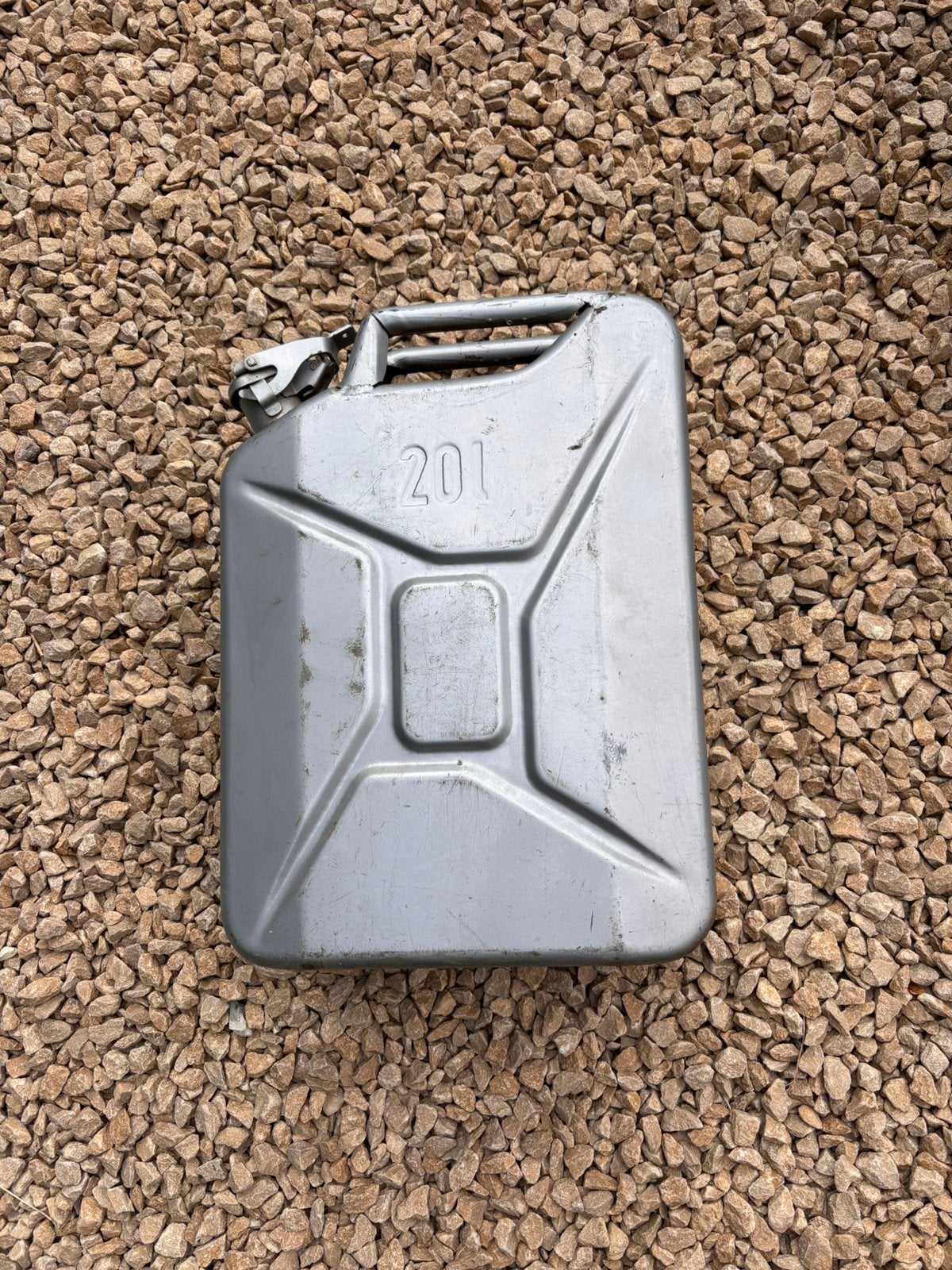 Jerrycan van 20 liter + tuit, Ophalen, Gebruikt, Universele onderdelen