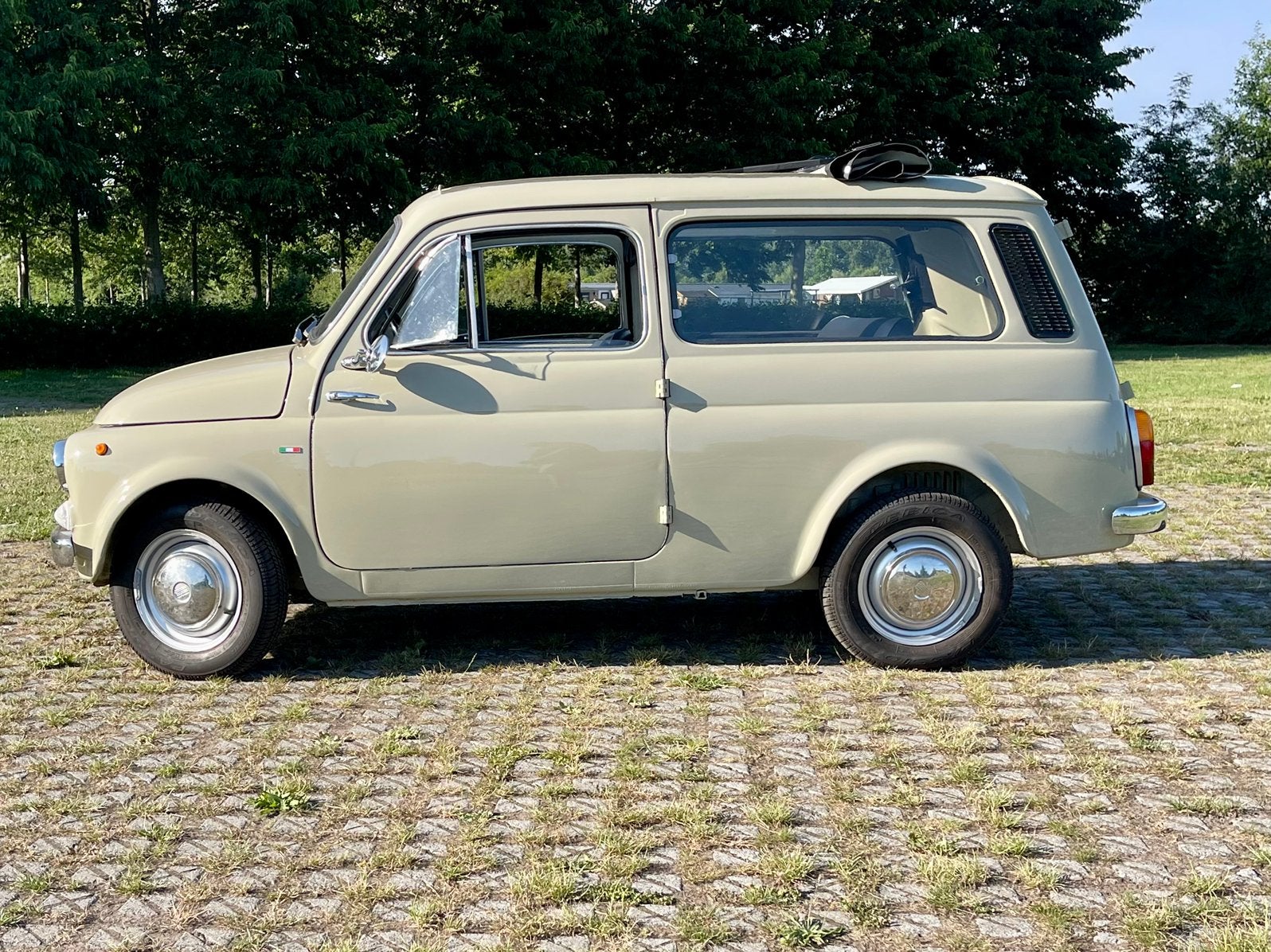 Fiat 500 Gardiniera Autobianchi @ Ital Mobiel Classics, foto 6