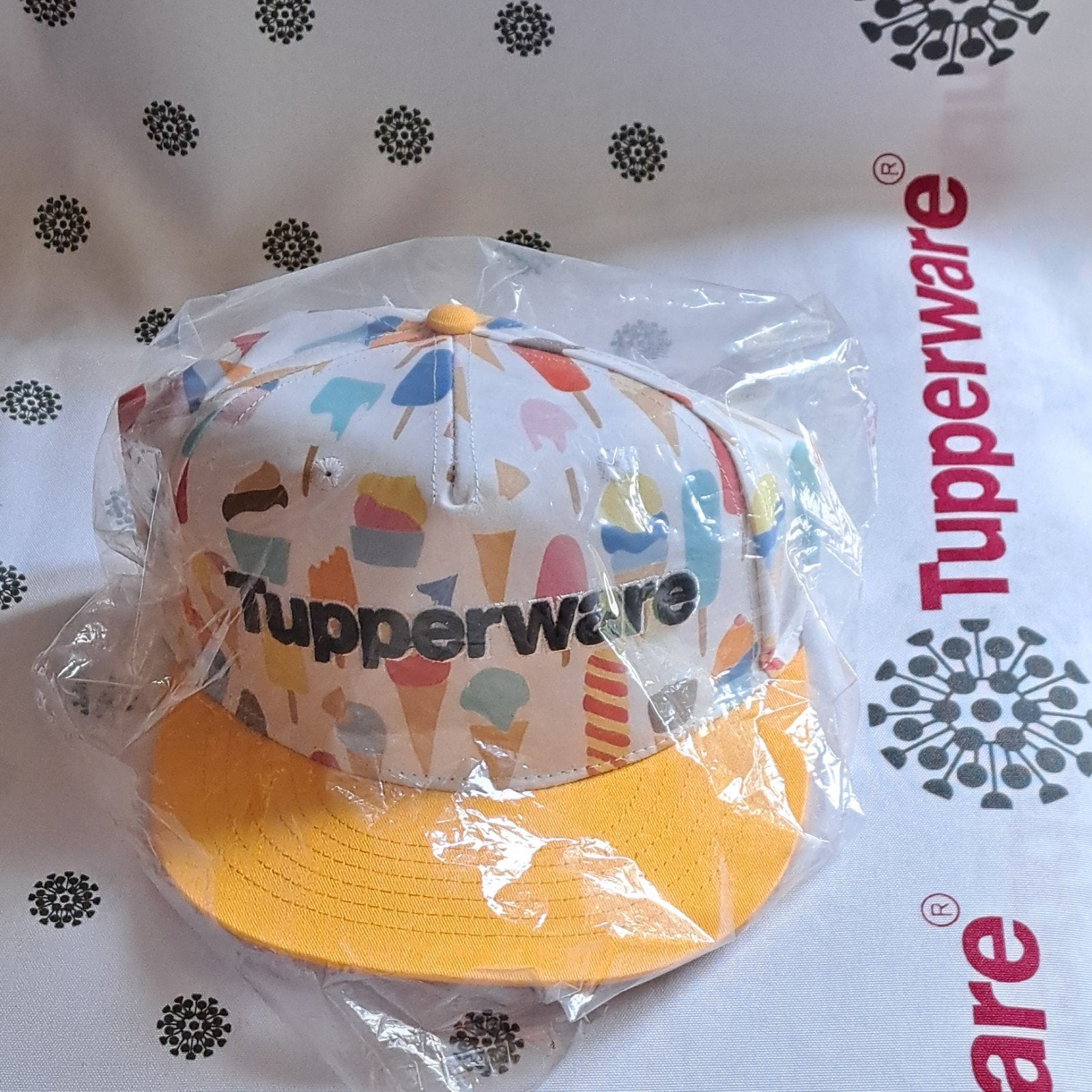 Tupperware petje, Hobby en Vrije tijd, Ophalen of Verzenden