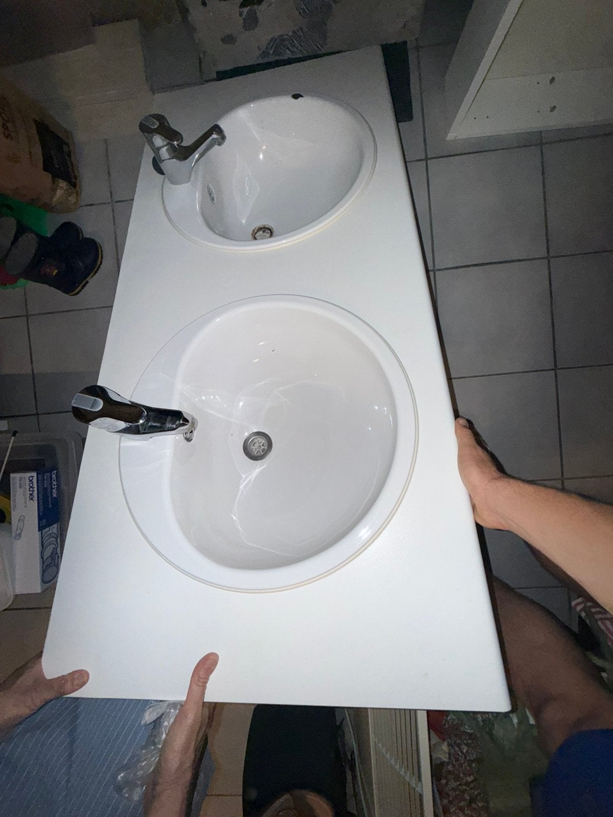 Wastafel licht beschadigd, Ophalen, Gebruikt, Wasbak of Wastafel