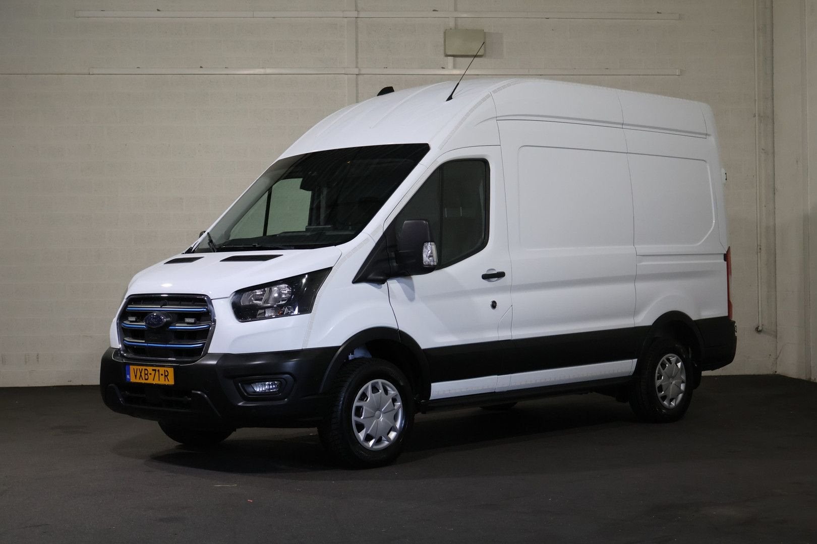 Ford E-Transit 350 L2 H3 Trend 68 kWh Bott Vario Inrichting, Autos, Camionnettes & Utilitaires, Achat, Automatique, Ford, Blanc