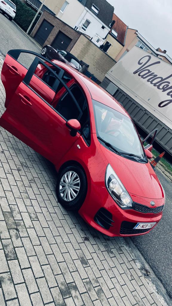 Kia rio/1.2cc essence/2015/euro6b/ a vendre dans l état, Autos, Rouge, Achat, Euro 6, Boîte manuelle