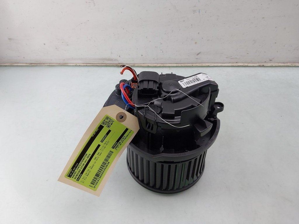 VENTILATEUR RADIATEUR MOTEUR Mercedes-Benz Citan (420.6), Valeo, Mercedes-Benz, Utilisé, 100, rue de Courcelles
75017  Paris, FR