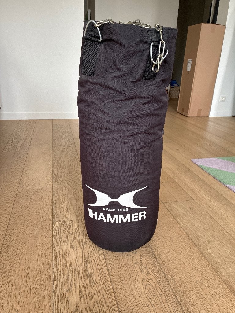 Hammer boxing bag, Enlèvement