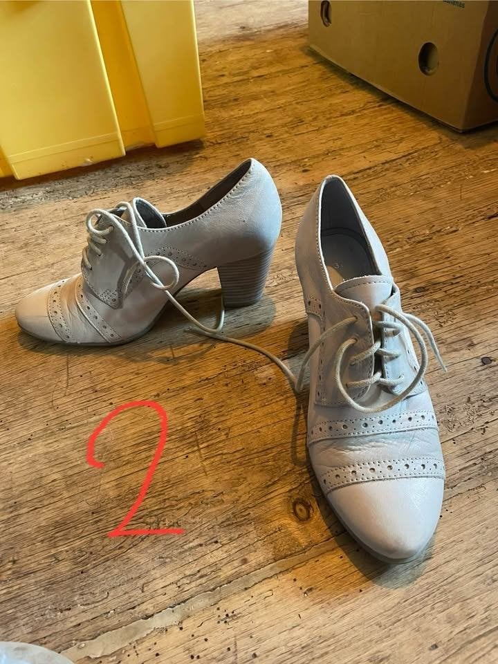 Chaussures, basket et talons, prix et tailles variées, Vêtements | Femmes, Autre, Enlèvement ou Envoi, Comme neuf