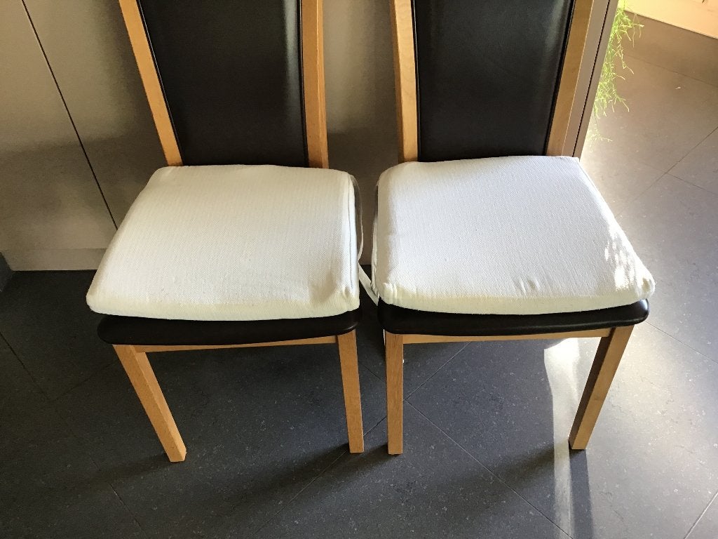 2 witte (en 2 andere) zitkussens met lint voor stoelen, Ophalen of Verzenden, Zo goed als nieuw
