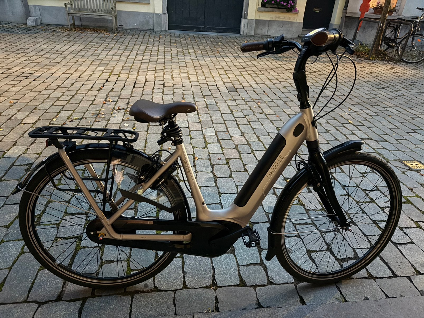 Nieuwstaat Gazelle Arroyo C8 Elite -middenmotor-  2011 km, Fietsen en Brommers, Ophalen, Zo goed als nieuw, 47 tot 51 cm, 50 km per accu of meer