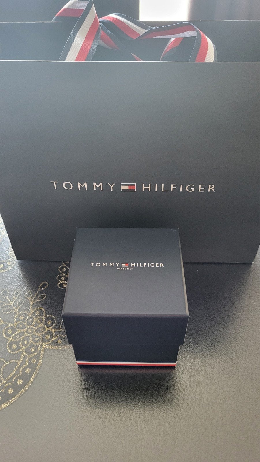 Montre Tommy Hilfiger neuf, Bijoux, Sacs & Beauté, Enlèvement ou Envoi, Neuf, Montre-bracelet, Autres marques