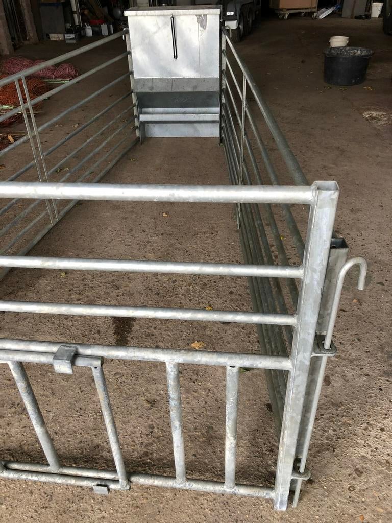 Continu bijvoeder set met nieuwe 70 kg voerbak, Dieren en Toebehoren, Geslacht onbekend, Schaap
