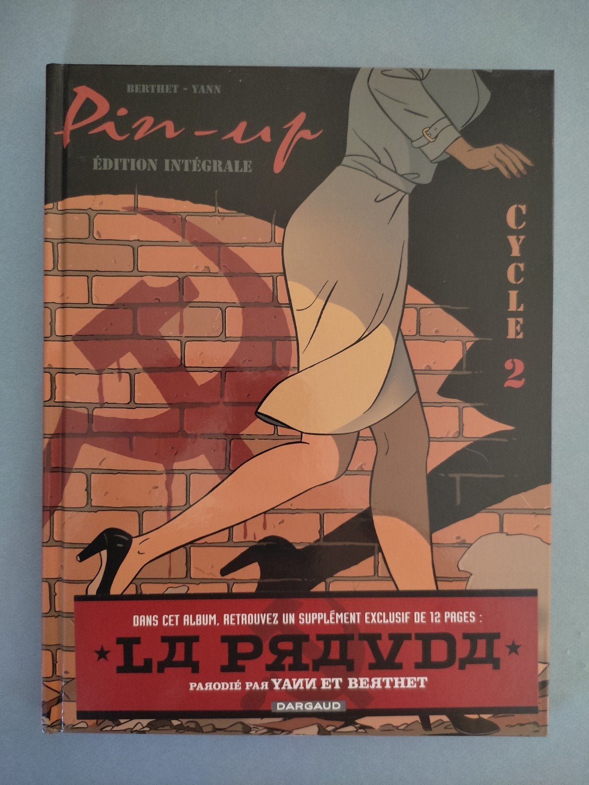Lot 2 BD Pin-up EO - Intégrales Cycle 1 et 2 Berthet - Yann, Neuf, Plusieurs BD, Enlèvement ou Envoi, Yann et Berthet