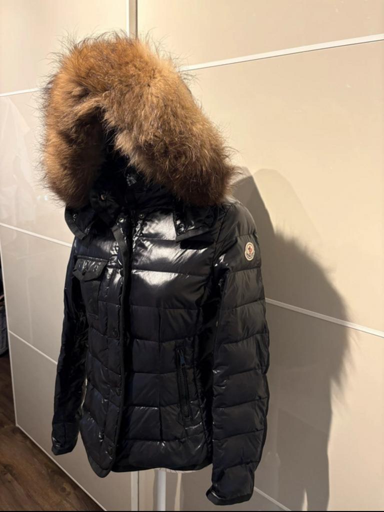 Moncler FUR Hood - Black, dames, Kleding | Dames, Jassen | Winter, Ophalen of Verzenden, Zo goed als nieuw, Zwart