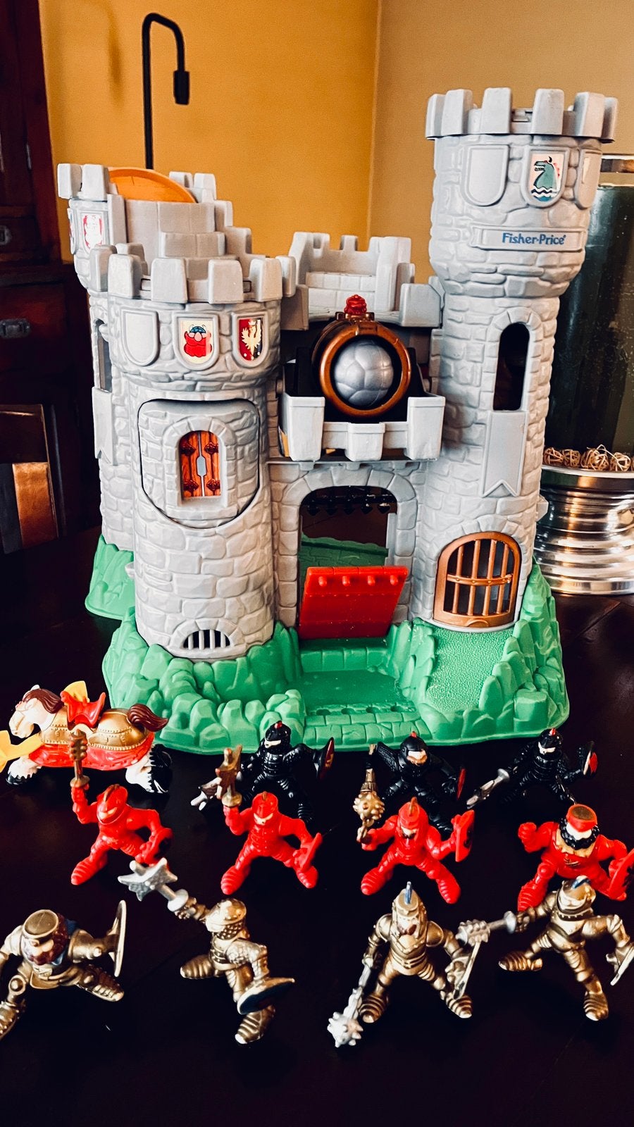 Château vintage de Fisher Price, Enlèvement