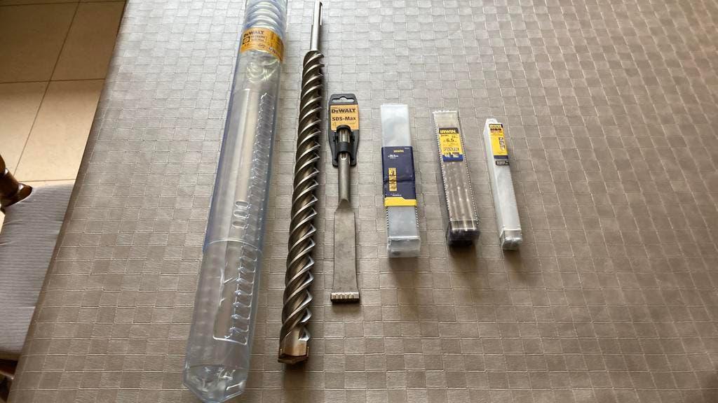 SDS- MAX beton boor en beitel / 1 x hout of slangenboor/ ..., Ophalen, Zo goed als nieuw