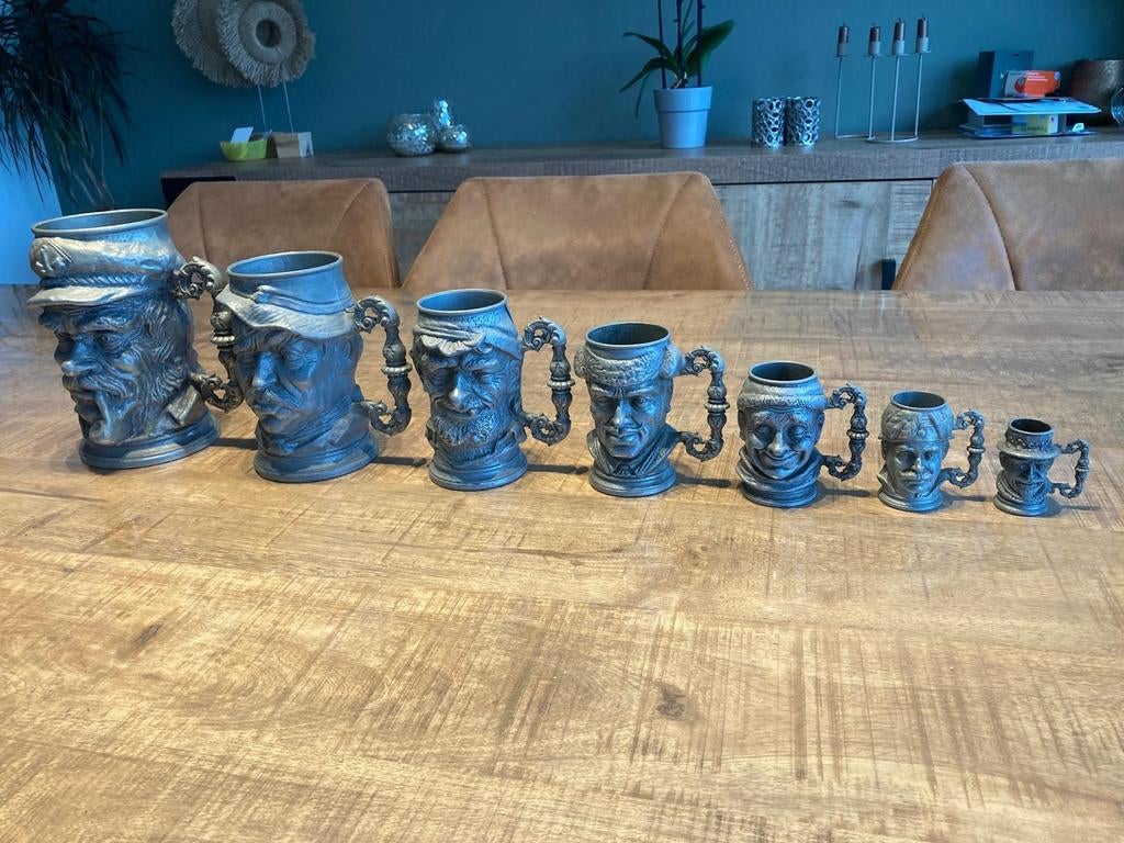 7 delige reeks bekers ,mooie uitvoering ,zwaar., Ophalen