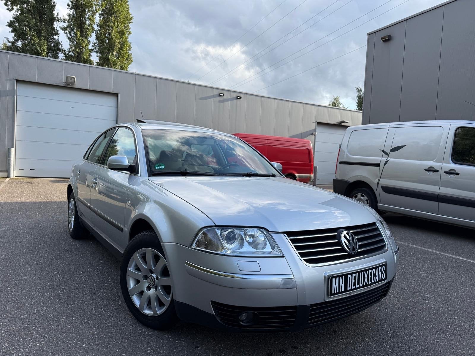 TE KOOP – VOLKSWAGEN PASSAT 1.6 COMFORTLINE, Auto's, Voorwielaandrijving, Stof, Gebruikt, Beige