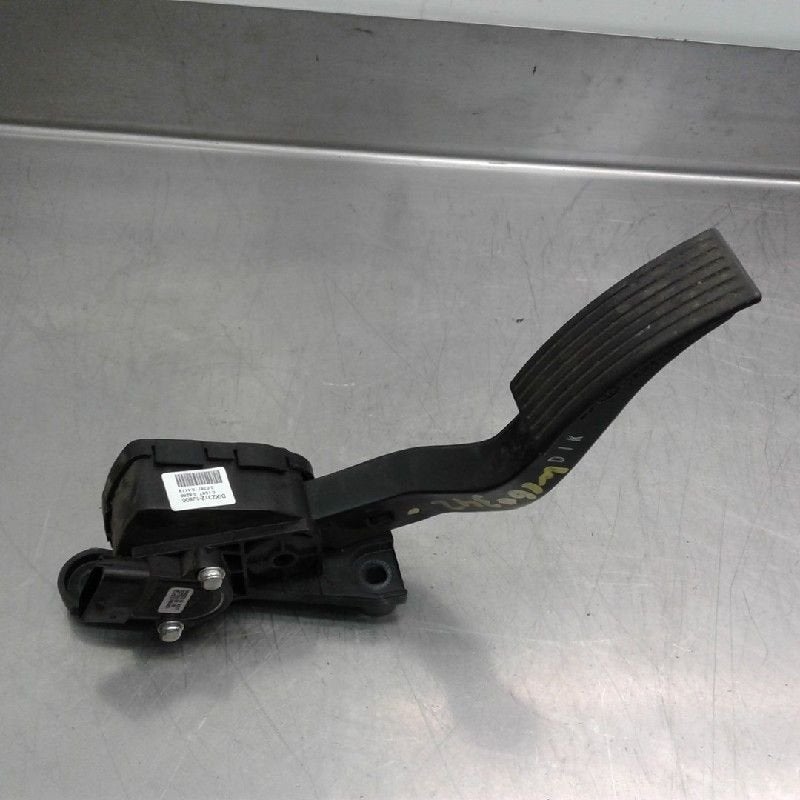 PEDALE D'ACCELERATEUR Hyundai i20 (|DIXZ3121J500|), Utilisé, Hyundai
