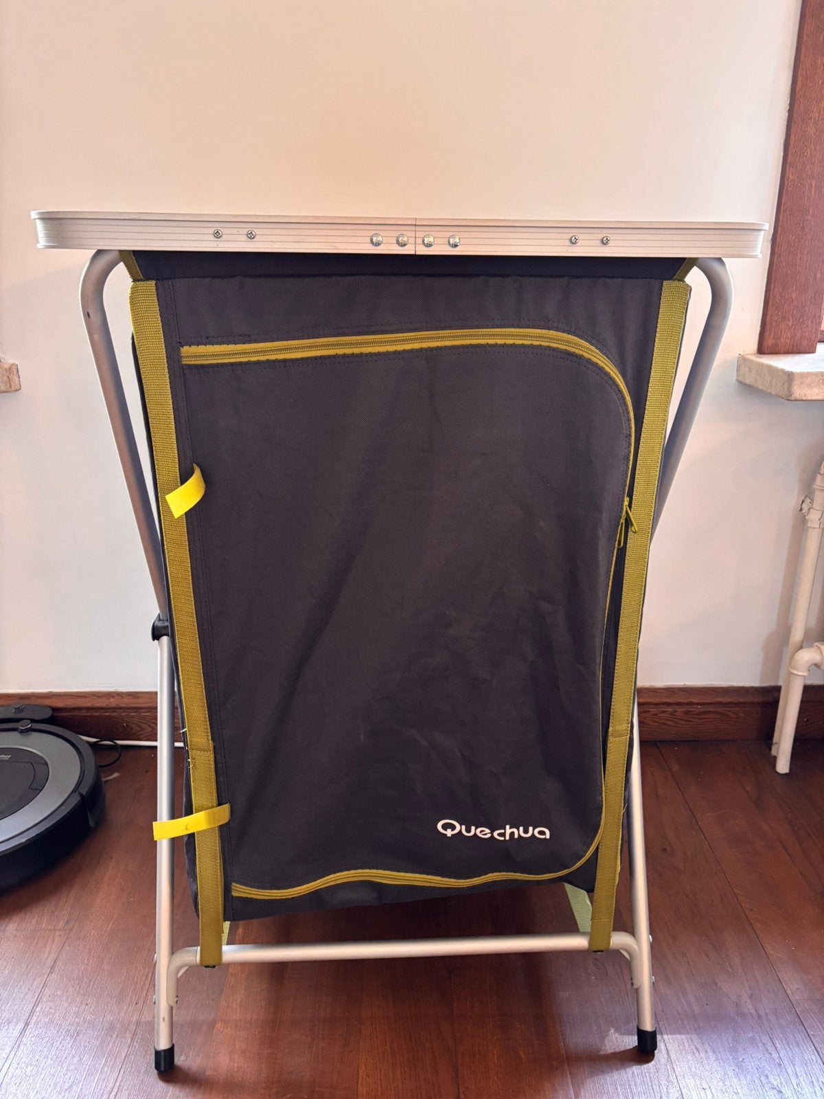 Quechua opvouwbare kampeerkast met harde plank bovenaan, Ophalen, Zo goed als nieuw