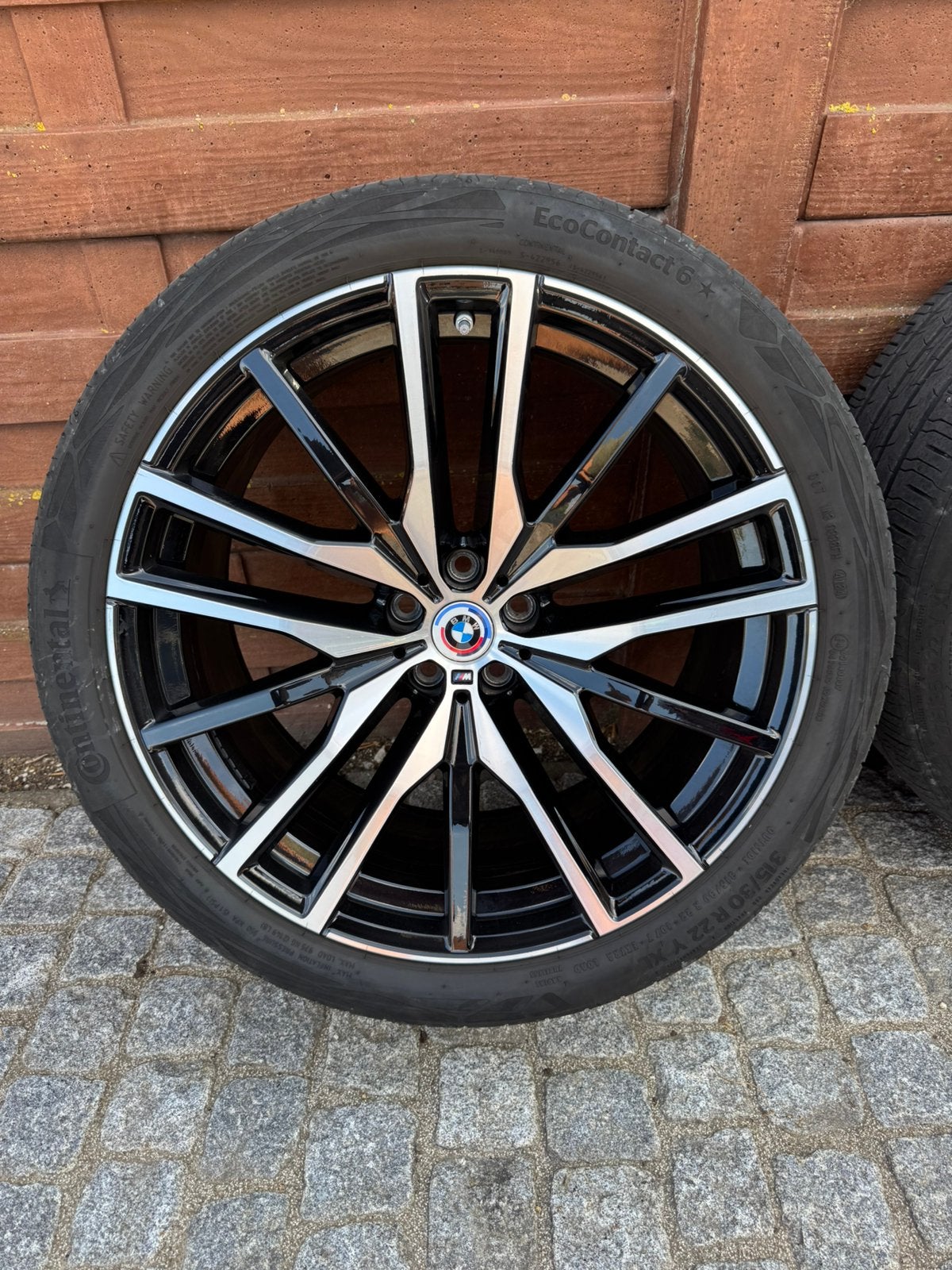 Ensemble d'origine BMW style 742M de 22 “ en bon état !, Autos : Pièces & Accessoires, Pneus et Jantes, Véhicule de tourisme, Autres dimensions
