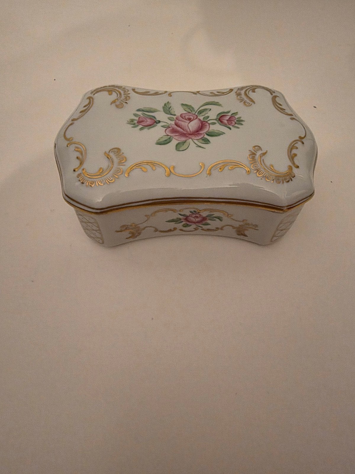 Prachtige en verfijnde vintage porseleinen dekseldoos /, Enlèvement