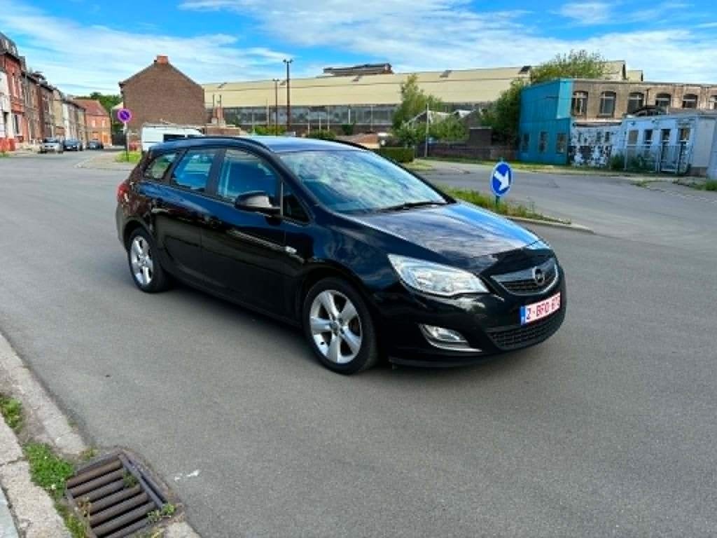 OPEL ASTRA 1.3 CDTI 2013 140 000 KM BREAK, Auto's, Opel, Euro 5, Zwart, Parkeersensor, Bedrijf
