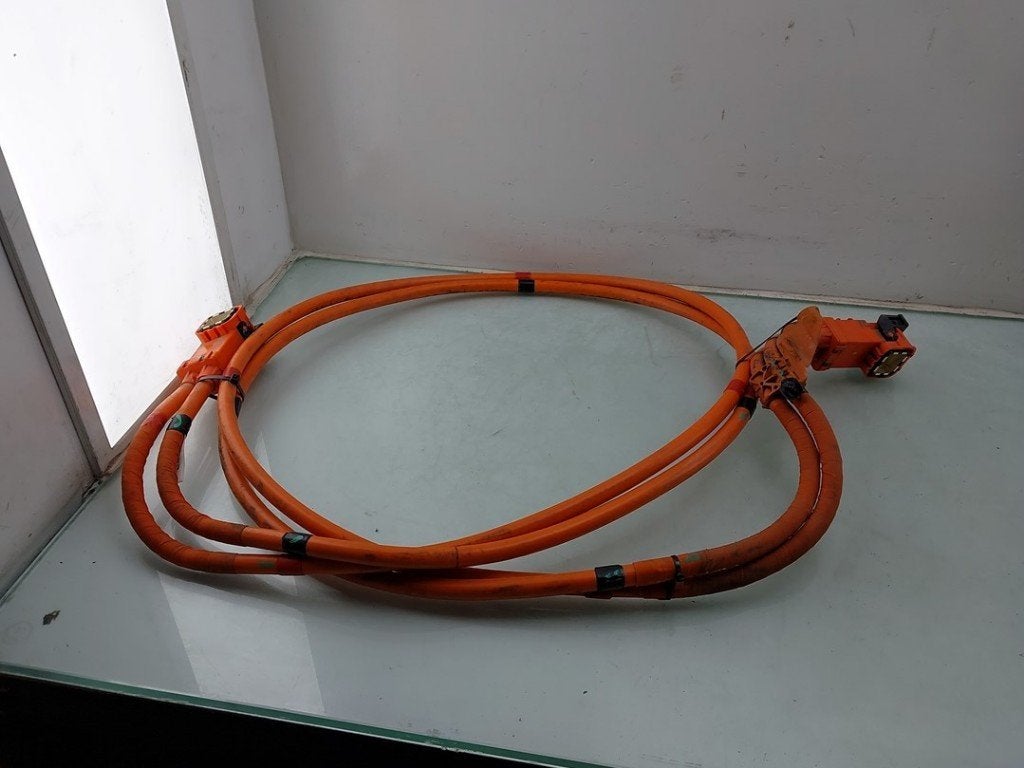 HV KABEL (HOOG VOLTAGE) (|110900300D|110900300F|110900300E|), Germany_Sales@tesla.com, Gebruikt, Overige automerken, Ludwig-Prandtl-Straße 27 - 29
12526  Berlin, DE