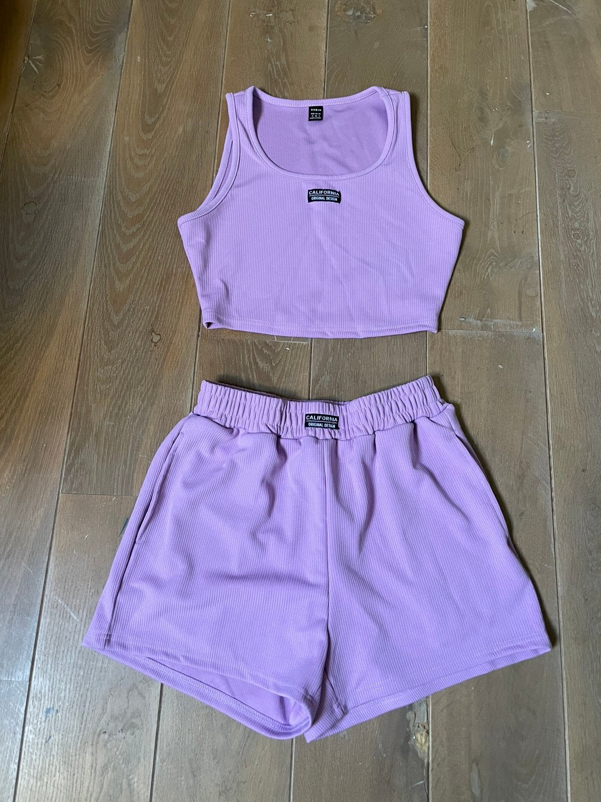 Crop Top + Short Lila Maat M Nieuw, Kleding | Dames, Overige Dameskleding, Ophalen of Verzenden, Nieuw