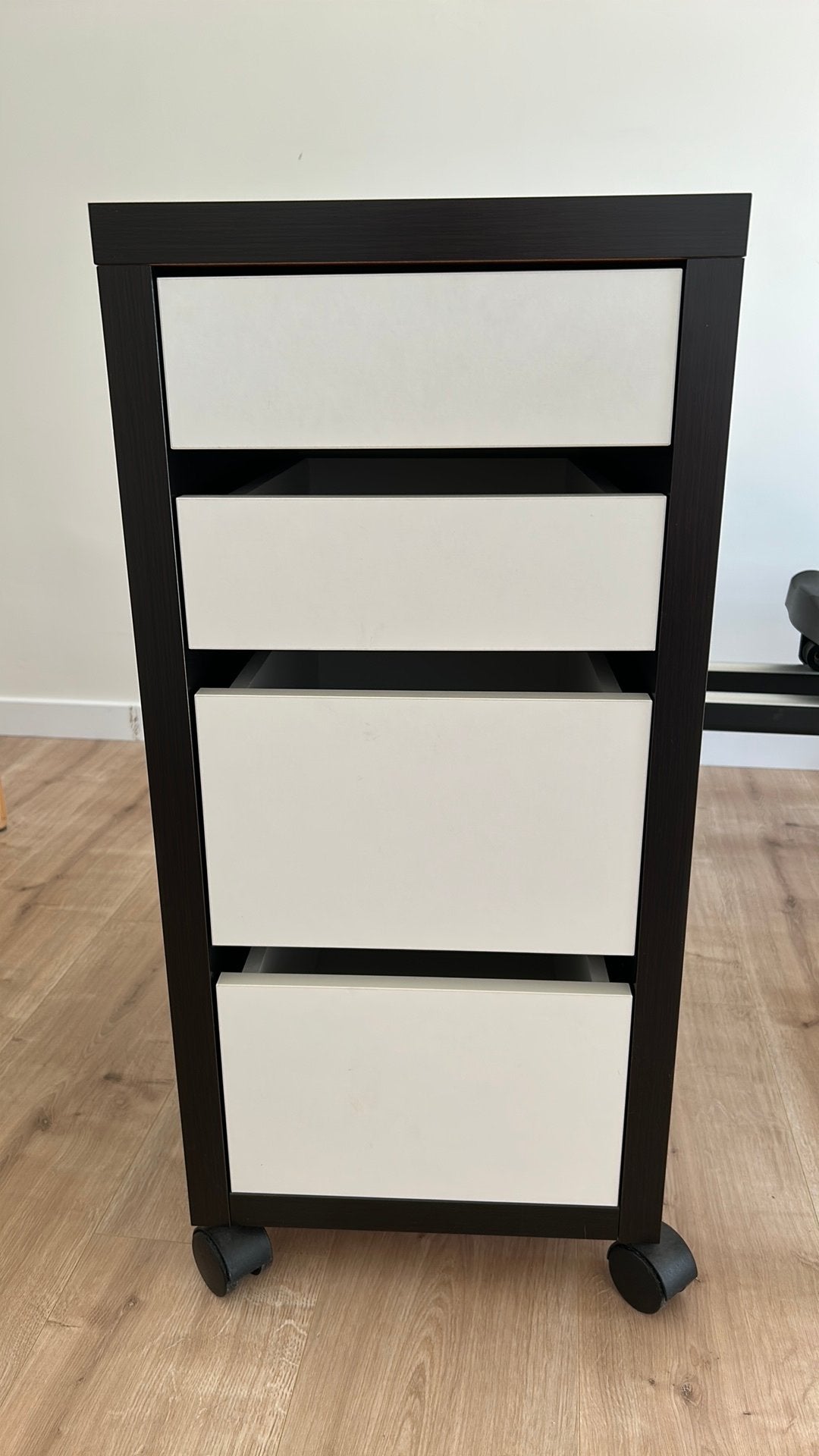Ladekast op wielen ikea, Huis en Inrichting, Ophalen, Minder dan 50 cm, Gebruikt, 3 of 4 laden