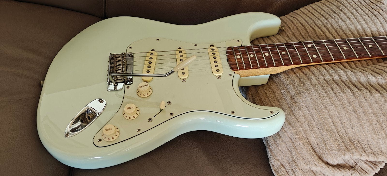 Fender Stratocaster Classic Player 60, Muziek en Instrumenten, Ophalen, Nieuw, Solid body, Fender