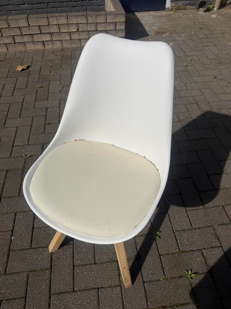 2 witte ei stoelen, Tuin en Terras, Ophalen of Verzenden, Zo goed als nieuw