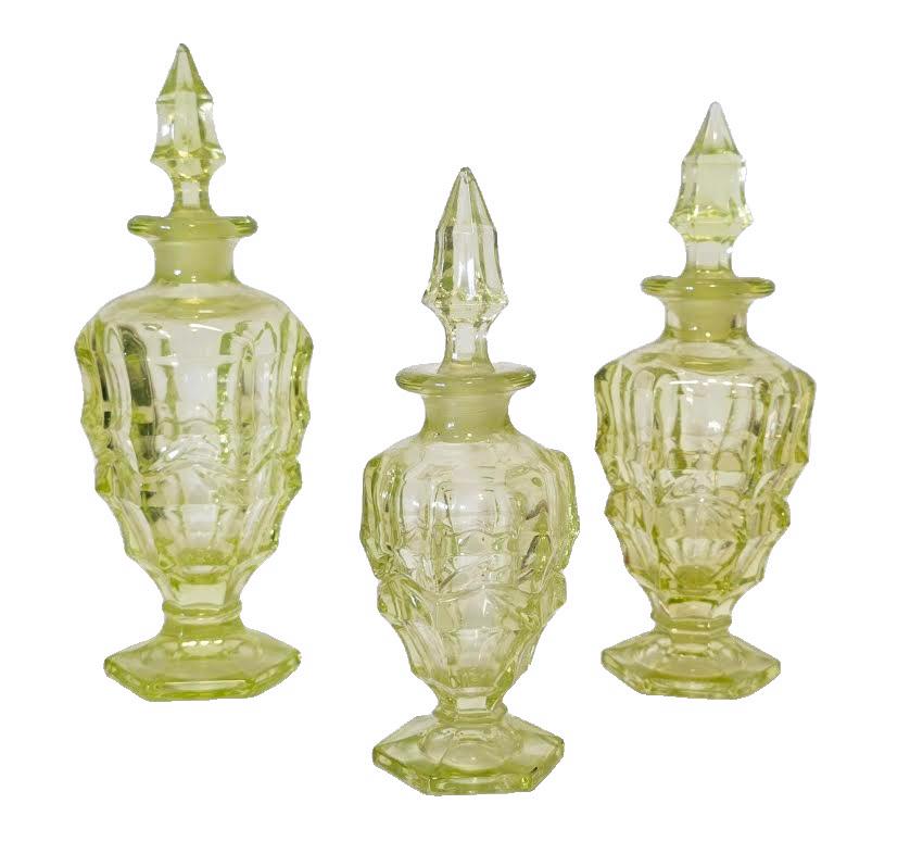 Bouteilles de parfum anciennes en verre d'uranium., Antiquités & Art, Enlèvement ou Envoi