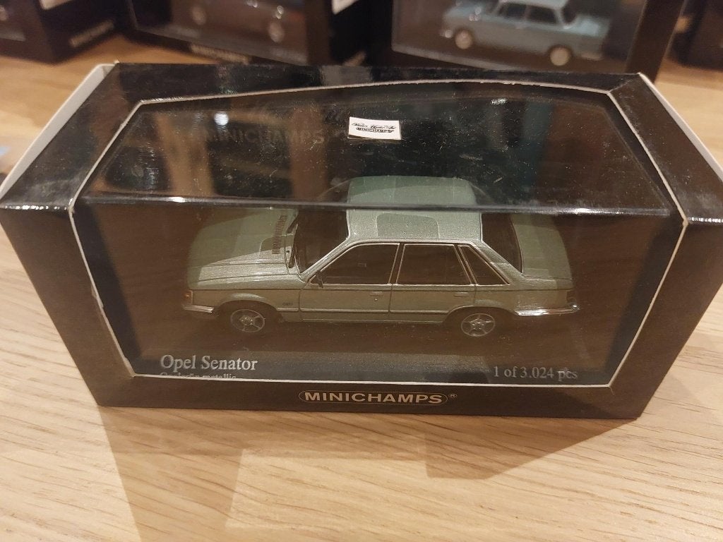 Minichamps Opel Senator de 1980 green metallic 1/43, Enlèvement ou Envoi, Neuf, Voiture, MiniChamps