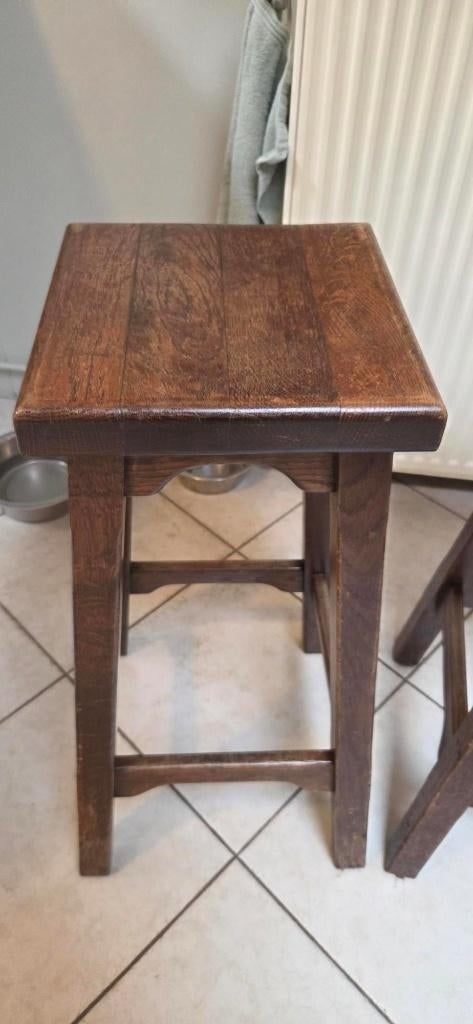 Set van twee stevige houten barkrukken, Ophalen, Gebruikt, 60 tot 90 cm, Hout